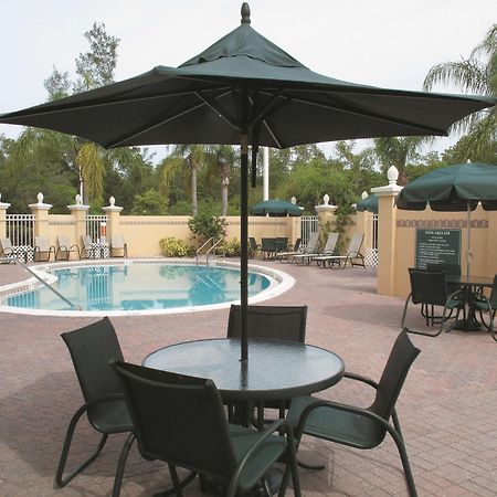 Hotel La Quinta By Wyndham Naples Downtown Exterior foto