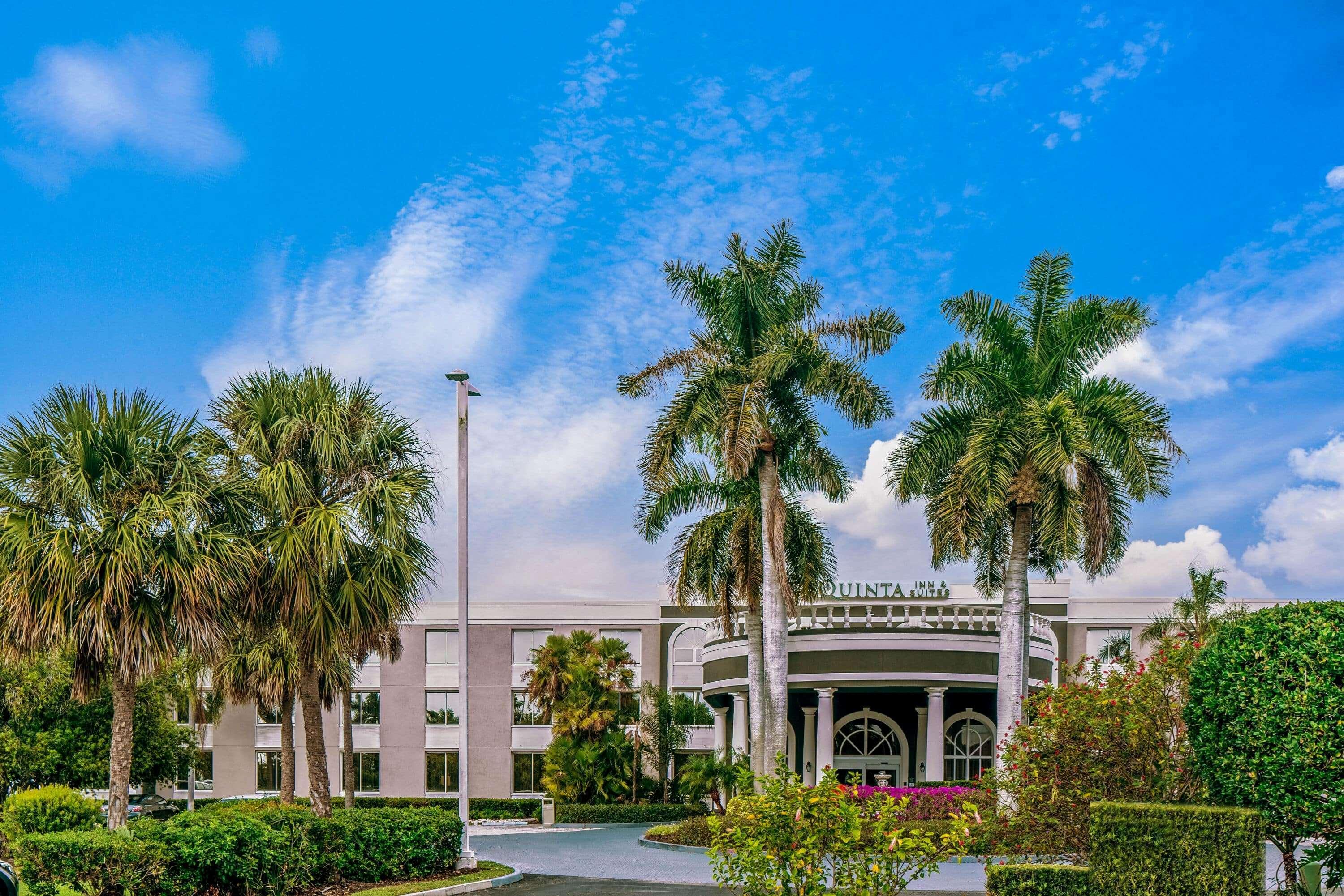Hotel La Quinta By Wyndham Naples Downtown Exterior foto