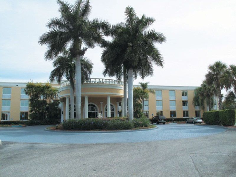Hotel La Quinta By Wyndham Naples Downtown Exterior foto