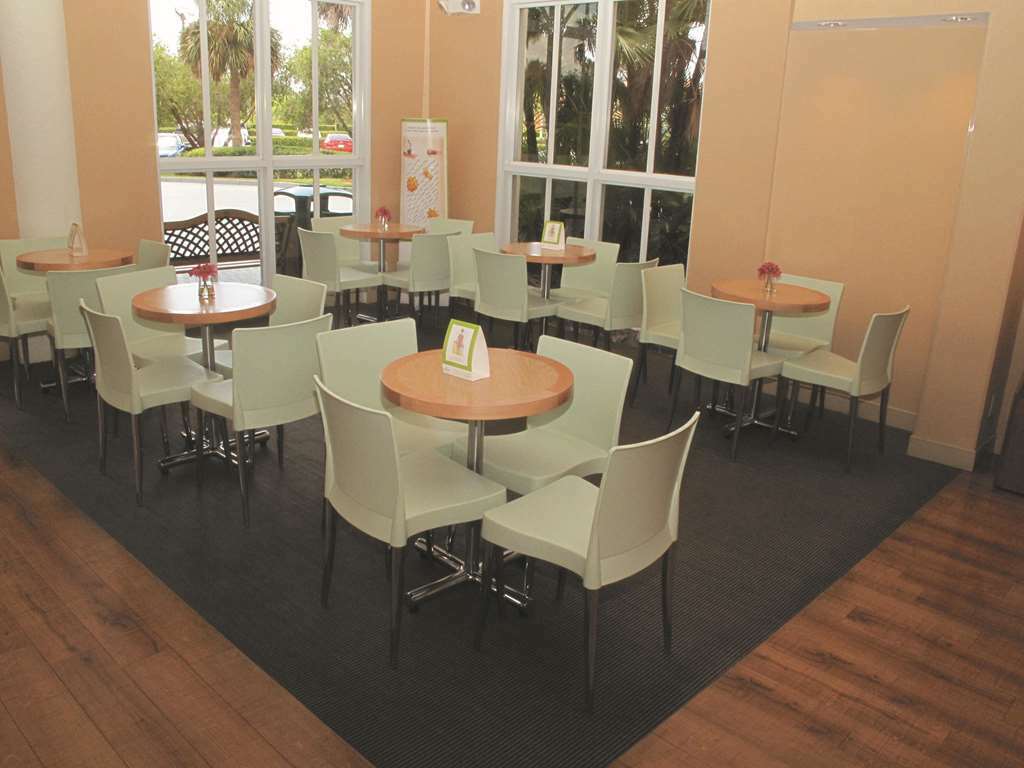 Hotel La Quinta By Wyndham Naples Downtown Einrichtungen foto