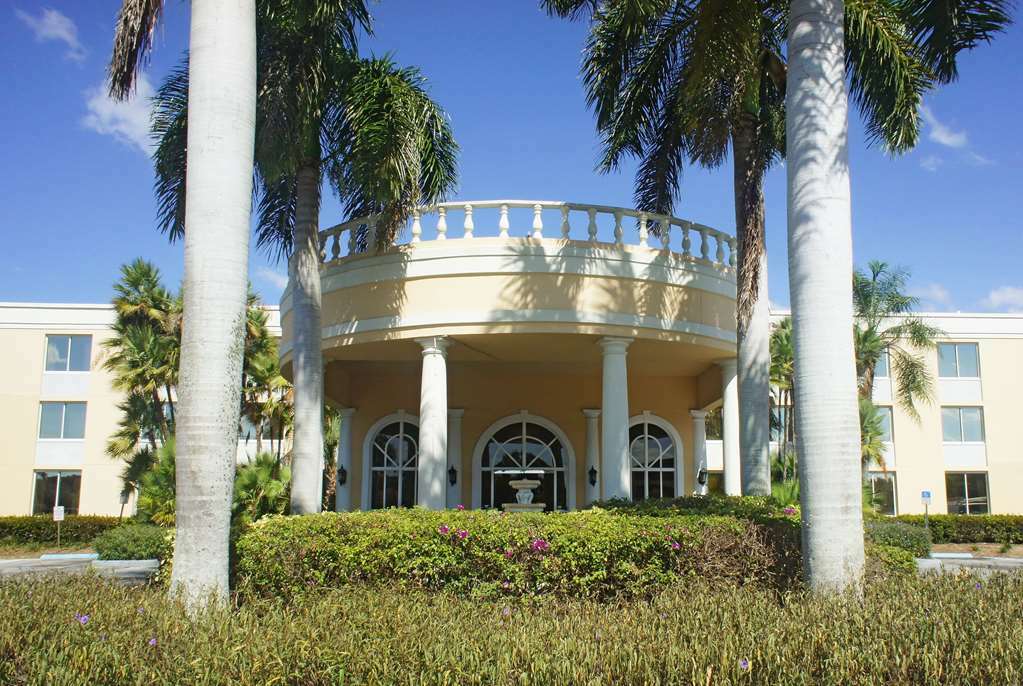 Hotel La Quinta By Wyndham Naples Downtown Exterior foto